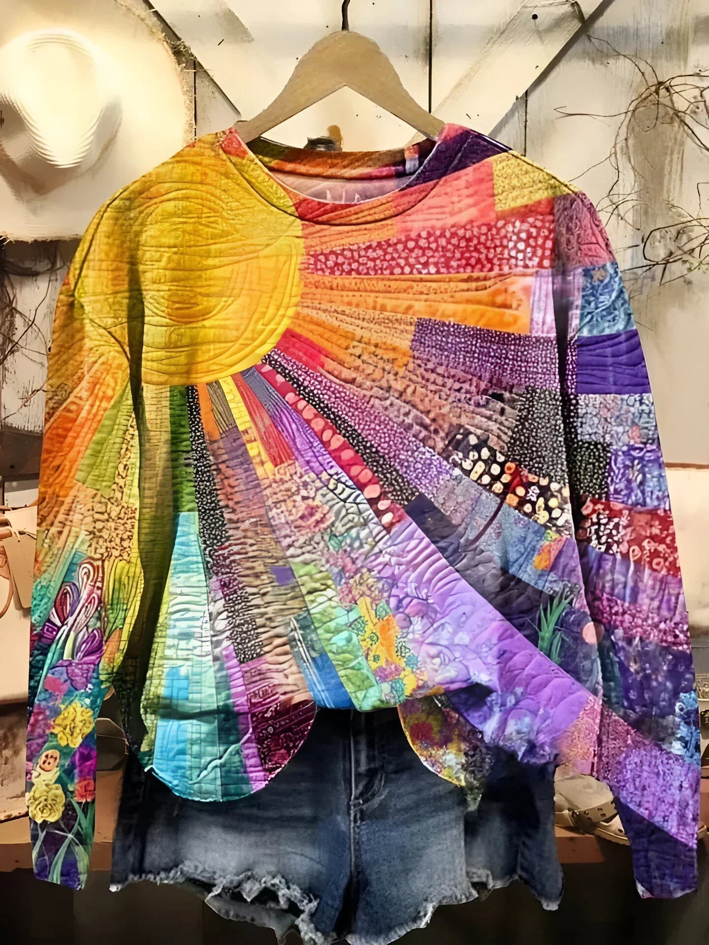 Quirine | Bold Sunburst Collage Sweatshirt